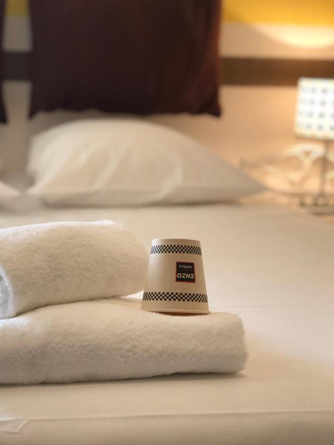 Enzo Hotels Neufchateau By Kyriad Direct Kültér fotó