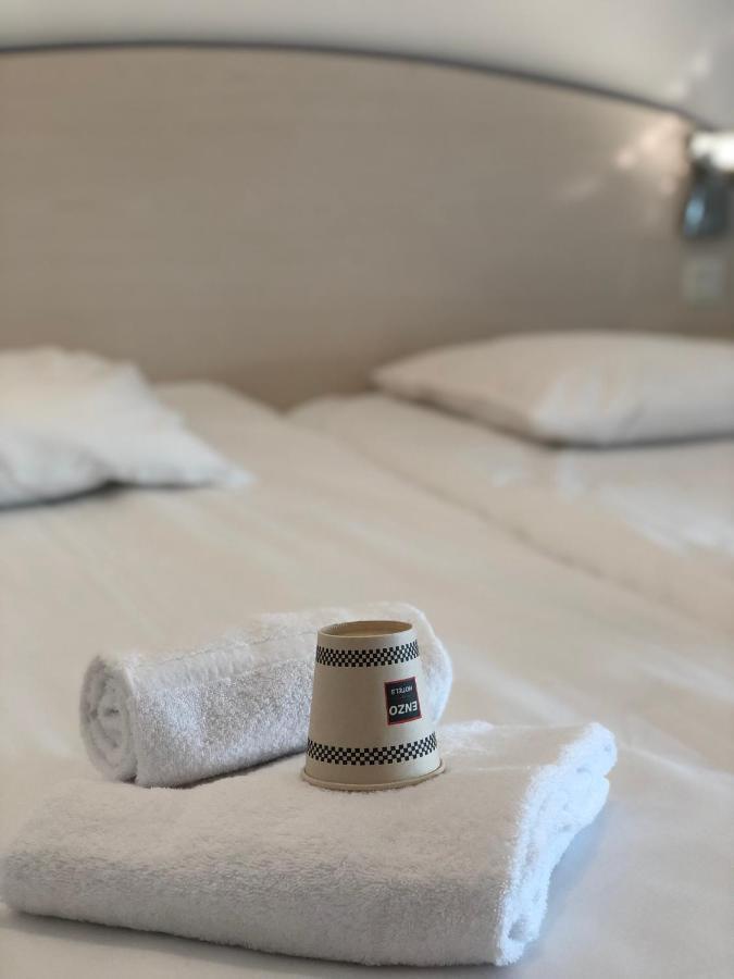 Enzo Hotels Neufchateau By Kyriad Direct Kültér fotó